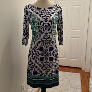 Perfect summer tunic dress with three-quarter sleeves.